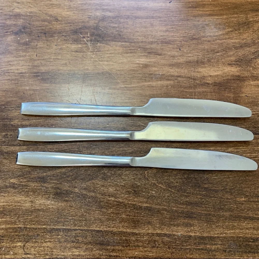 4/$15 Three dinner knives